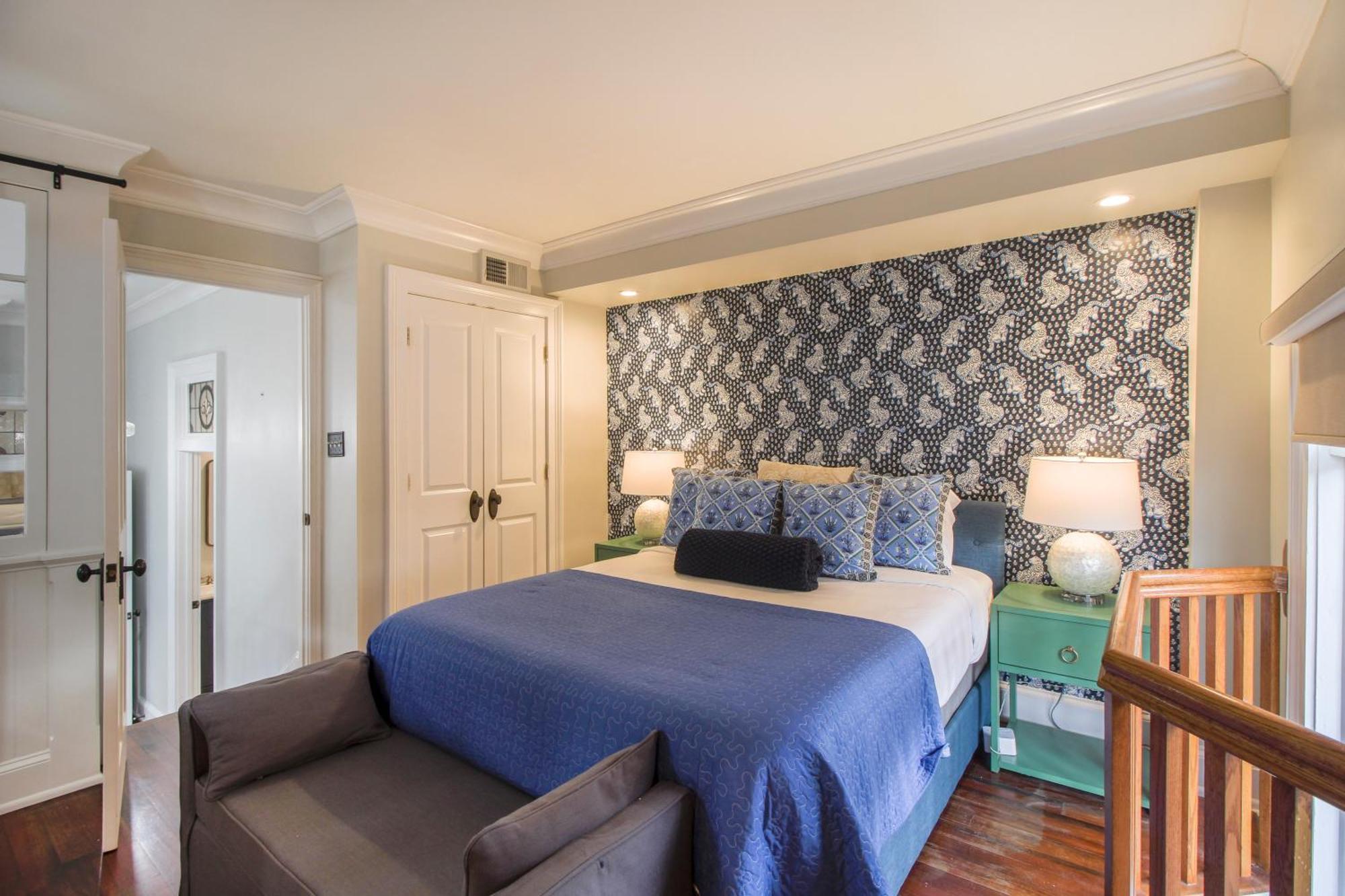 Walk To It All In Downtown, Double King Beds Savannah Exterior photo